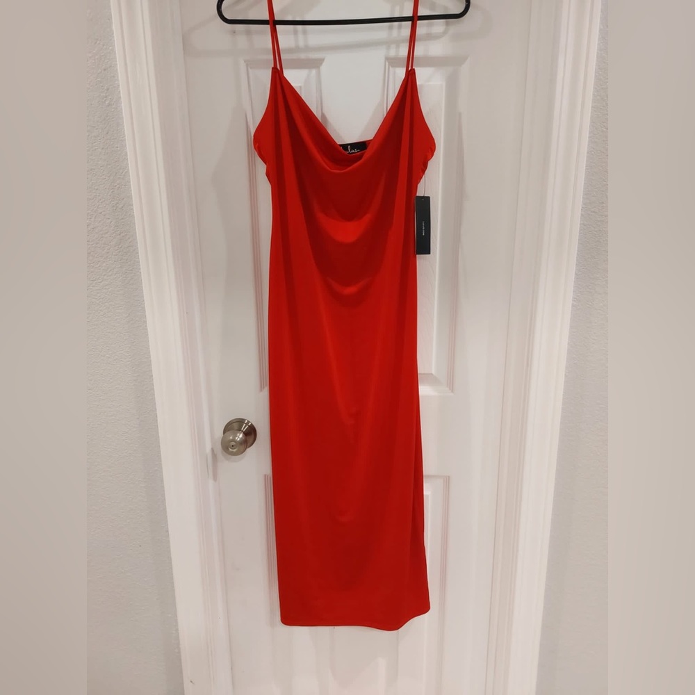 Lulus slip on cocktail dress size medium. New with tags.